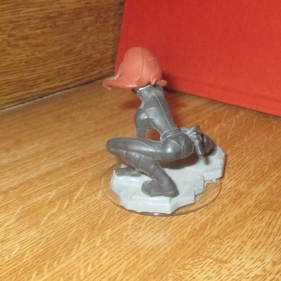 Black Widow from Disney Infinity Figures Series 2.0 - Picture 2 of 3